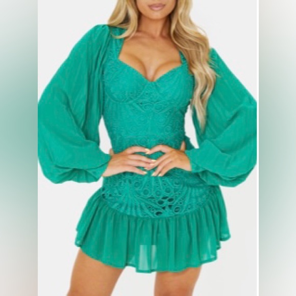 Beautiful green dress - Picture 2 of 3